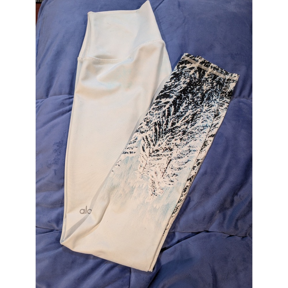 Alo Yoga High Waist Forest Print Leggings‎ Light Blue Pine Tree Womens - Size S